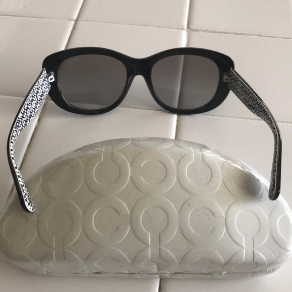 Coach sunglasses excellent condition - Picture 5 of 8